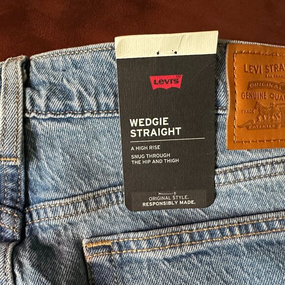 Levi's Women's Premium Wedgie Straight Jeans, Iconic Fit Size 31 NWT - Picture 9 of 12